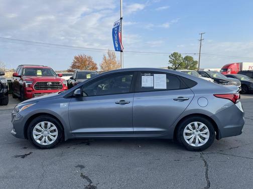 2020 Hyundai Accent SE