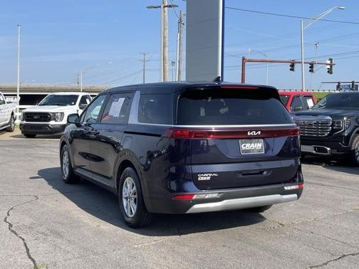 2024 Kia Carnival LX