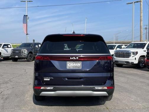 2024 Kia Carnival LX
