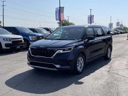 2024 Kia Carnival LX