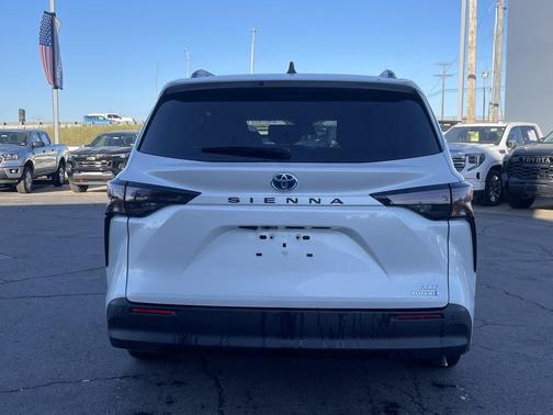 2023 Toyota Sienna XLE