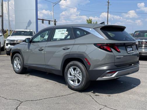 2026 Hyundai TUCSON SE