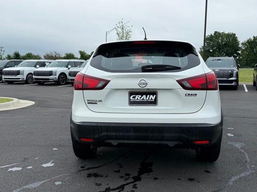 Glacier White 2018 Nissan Rogue Sport S