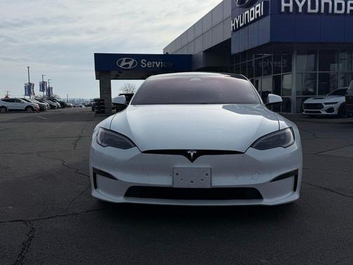 2022 Tesla Model S Base