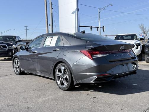 2022 Hyundai ELANTRA Limited