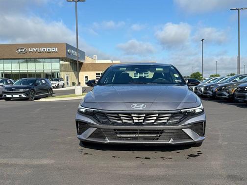 Fluid Metal 2025 Hyundai ELANTRA Sport