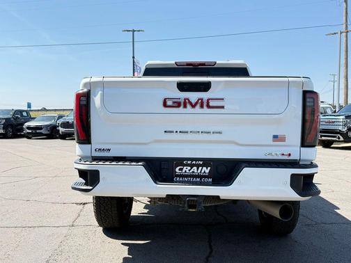 Summit White 2024 GMC Sierra 2500 AT4