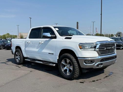 Bright White Clearcoat 2024 RAM 1500 Laramie