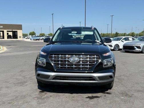 Onyx Black 2025 Hyundai VENUE SEL