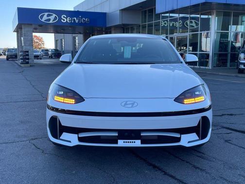 2025 Hyundai IONIQ 6 SE