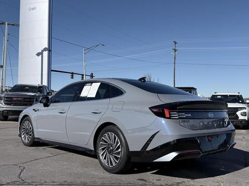 2024 Hyundai SONATA Hybrid Limited
