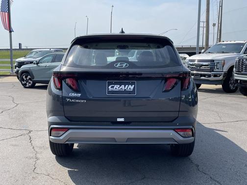 2026 Hyundai TUCSON SE