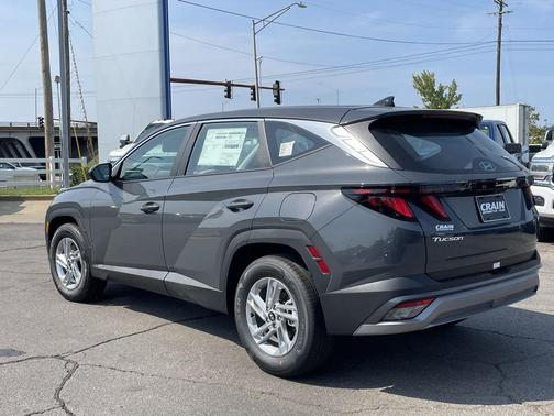 2026 Hyundai TUCSON SE