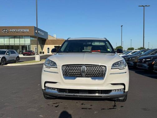 Pearl Metallic 2020 Lincoln Aviator Reserve AWD