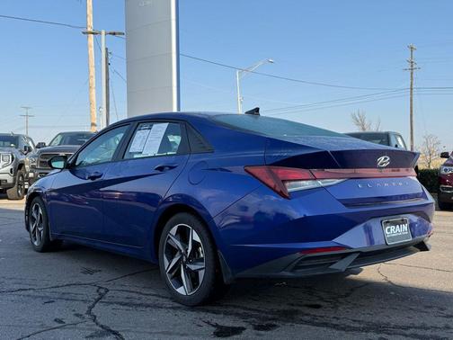 2023 Hyundai ELANTRA SEL