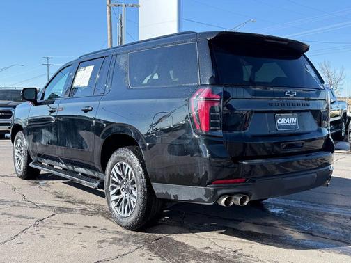 2025 Chevrolet Suburban 4WD Z71
