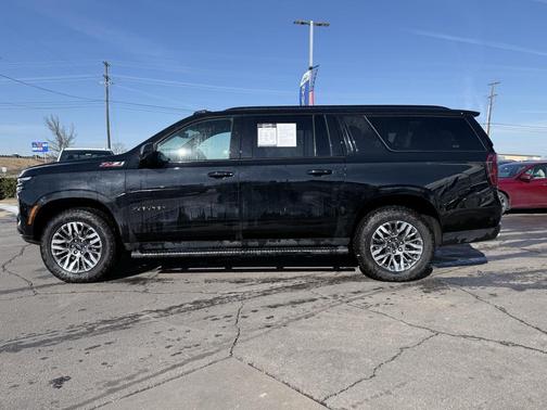 2025 Chevrolet Suburban 4WD Z71