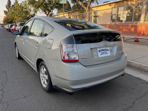 2005 Toyota Prius Base