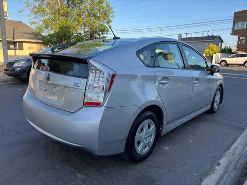 2010 Toyota Prius III