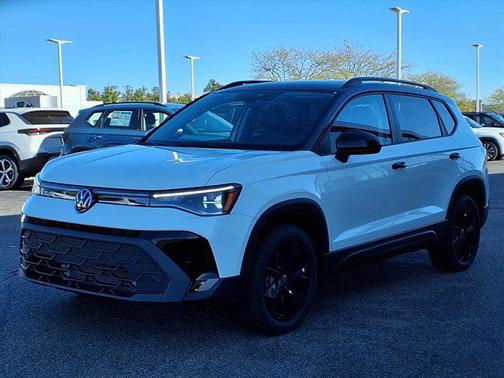 2025 Volkswagen Taos 1.5T SE Black