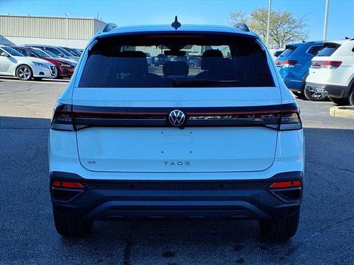 2025 Volkswagen Taos 1.5T SE Black