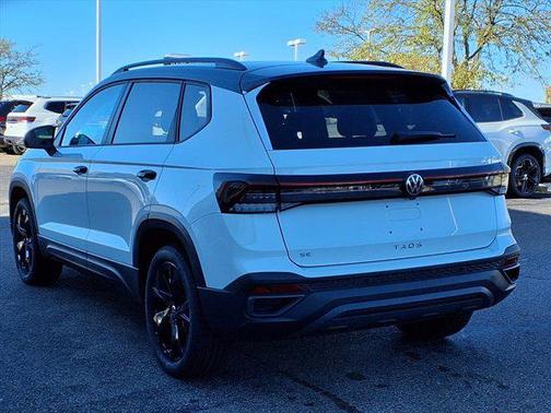 2025 Volkswagen Taos 1.5T SE Black