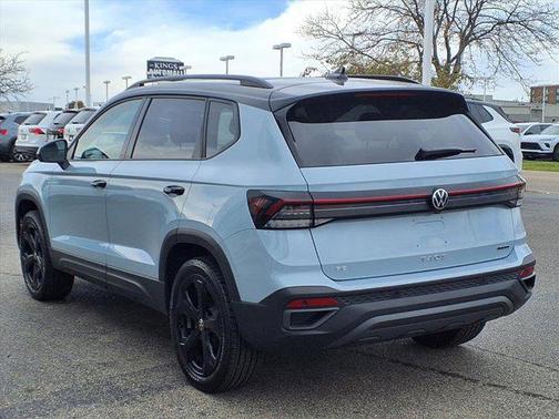 2025 Volkswagen Taos 1.5T SE Black