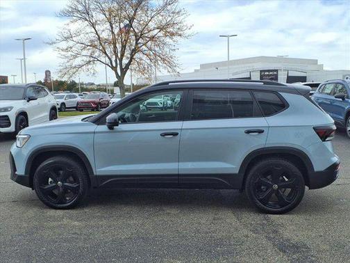 2025 Volkswagen Taos 1.5T SE Black