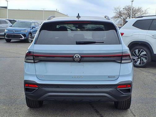 2025 Volkswagen Taos 1.5T SE Black