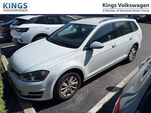 2015 Volkswagen Golf SportWagen TSI S 4-Door