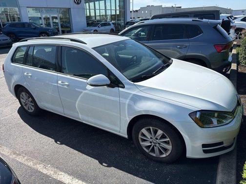 2015 Volkswagen Golf SportWagen TSI S 4-Door