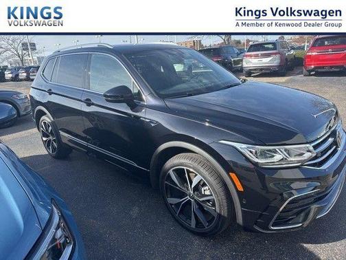 Deep Black 2023 Volkswagen Tiguan 2.0T SEL R-Line 4MOTION