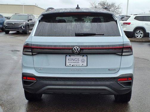 2025 Volkswagen Taos 1.5T SE Black