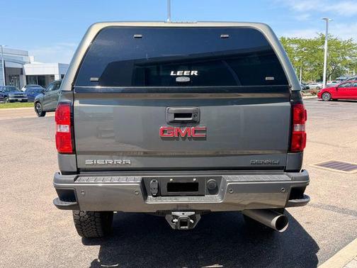 Mineral Metallic 2018 GMC Sierra 2500 Denali