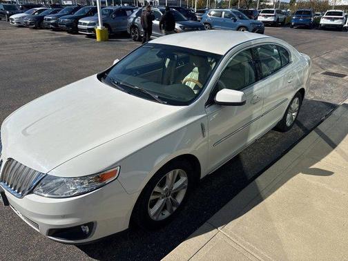2010 Lincoln MKS Base