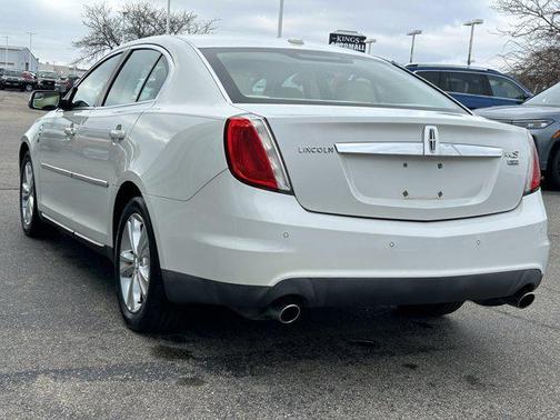 2010 Lincoln MKS Base