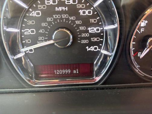 2010 Lincoln MKS Base