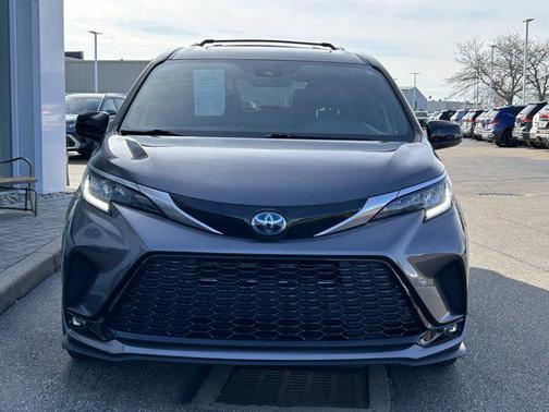 2022 Toyota Sienna XSE 7 Passenger