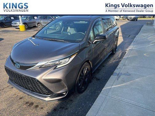 2022 Toyota Sienna XSE 7 Passenger