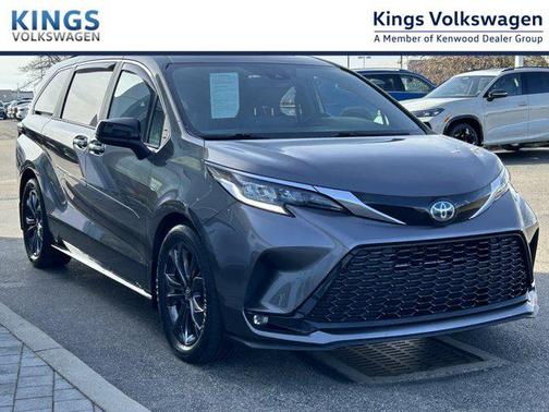 2022 Toyota Sienna XSE 7 Passenger