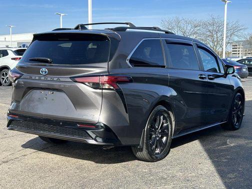 2022 Toyota Sienna XSE 7 Passenger