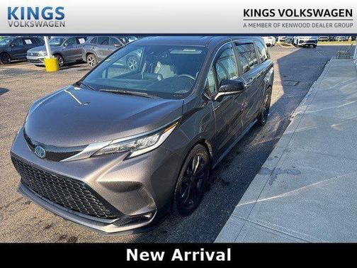 2022 Toyota Sienna XSE 7 Passenger