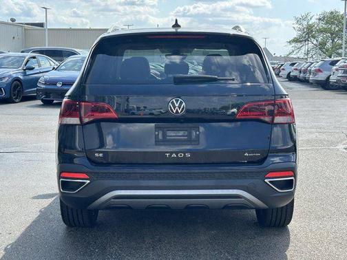 Deep Black 2023 Volkswagen Taos 1.5T SE