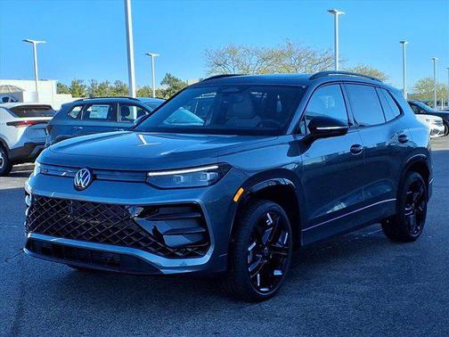 2025 Volkswagen Tiguan 2.0T SE R-Line Black 4MOTION