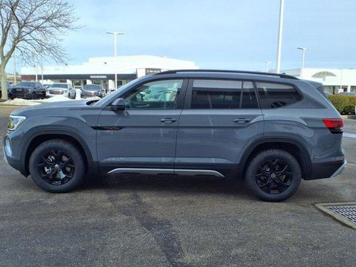 2025 Volkswagen Atlas 2.0T Peak Edition