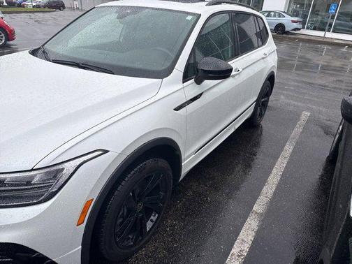 2024 Volkswagen Tiguan 2.0T SE R-Line Black