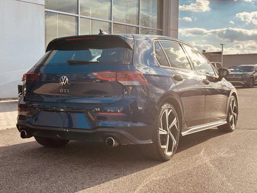 2024 Volkswagen Golf GTI 2.0T SE DSG