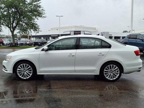 2015 Volkswagen Jetta Auto SE w/Connectivity/Navigation