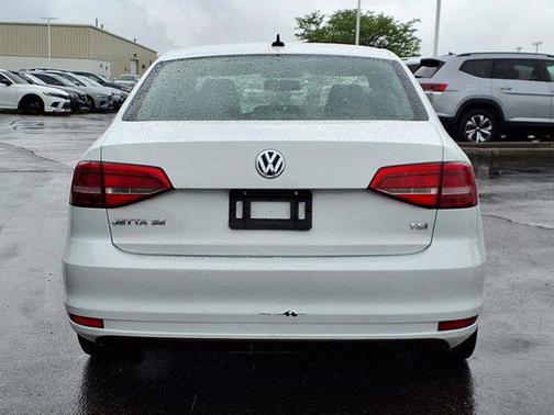 2015 Volkswagen Jetta Auto SE w/Connectivity/Navigation
