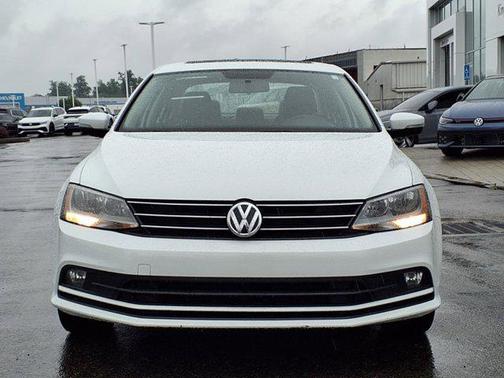 2015 Volkswagen Jetta Auto SE w/Connectivity/Navigation